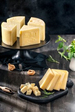 Taze Açık Kaşar 1950-2150 GR